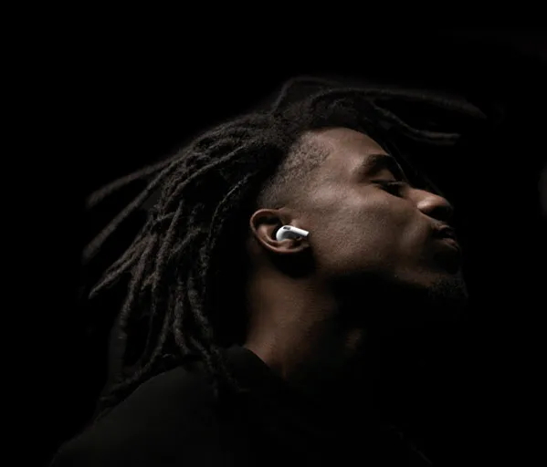Комфортна посадка AirPods Pro